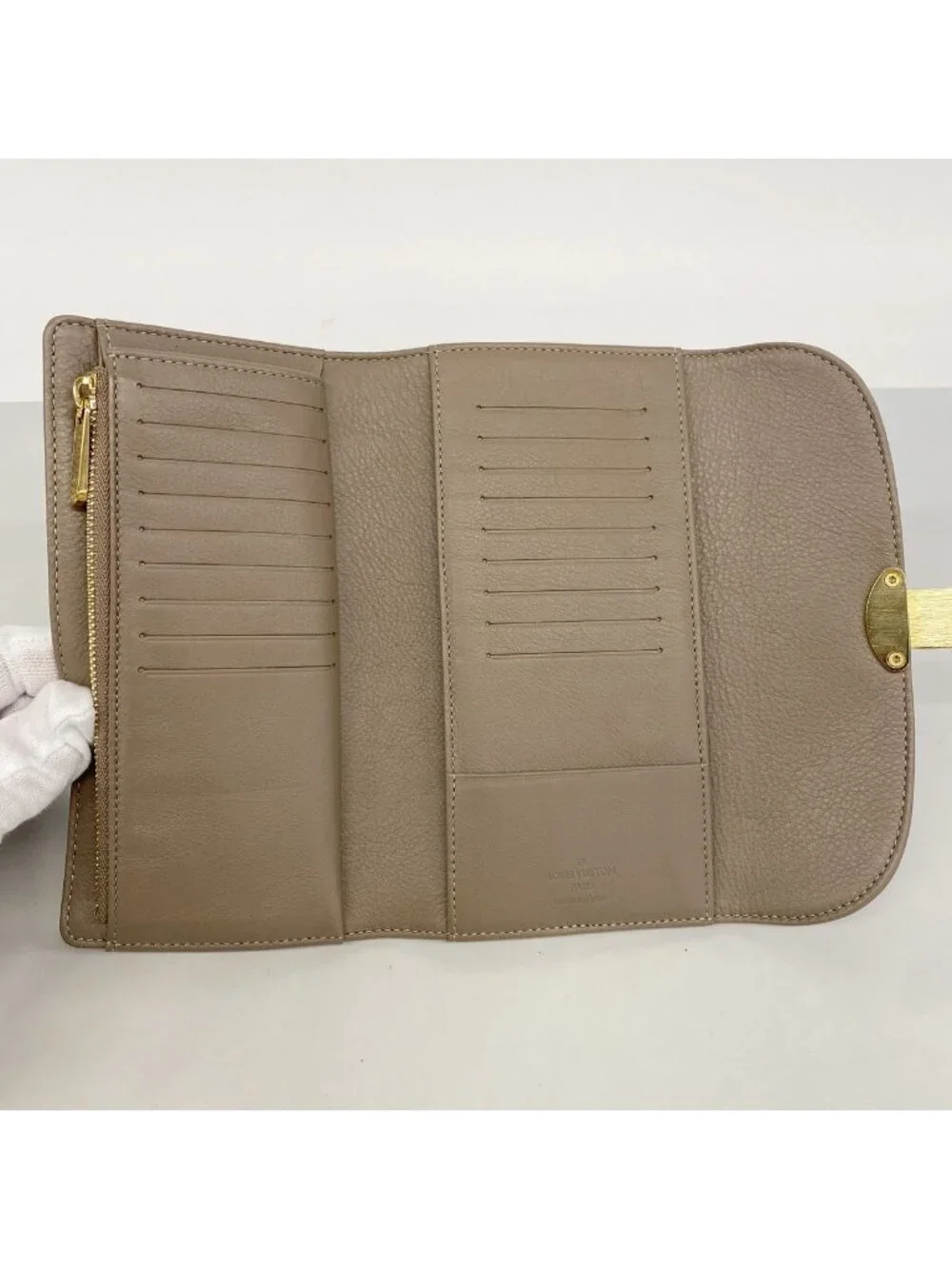 Louis Vuitton Trifold Wallet Mahina Portefeuille Amelia Poodle
